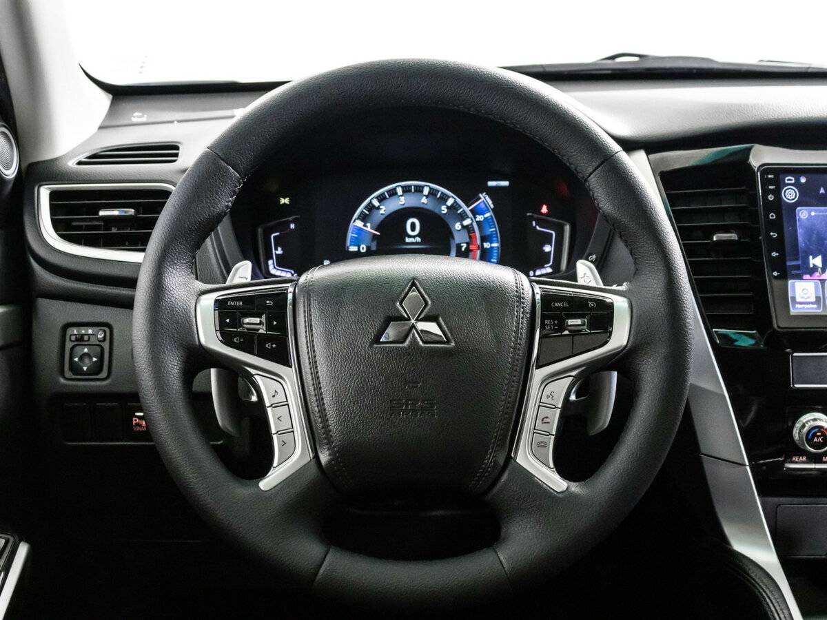 Mitsubishi Montero Sport с пробегом — 2022 год. Фото: #18