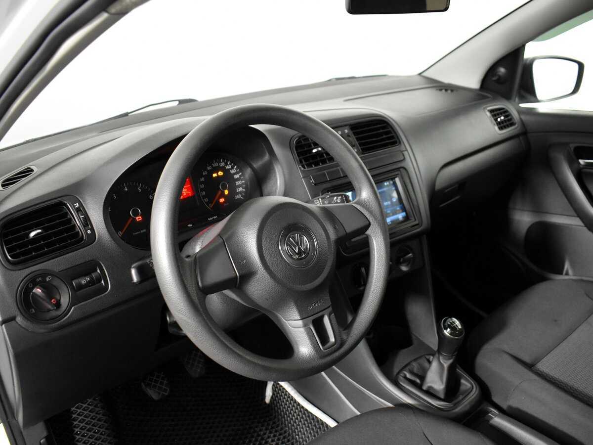 Volkswagen Polo с пробегом — 2014 год. Фото: #12