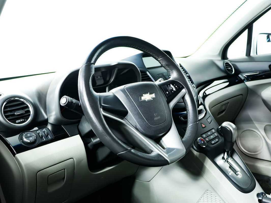 Chevrolet Orlando с пробегом — 2013 год. Фото: #12