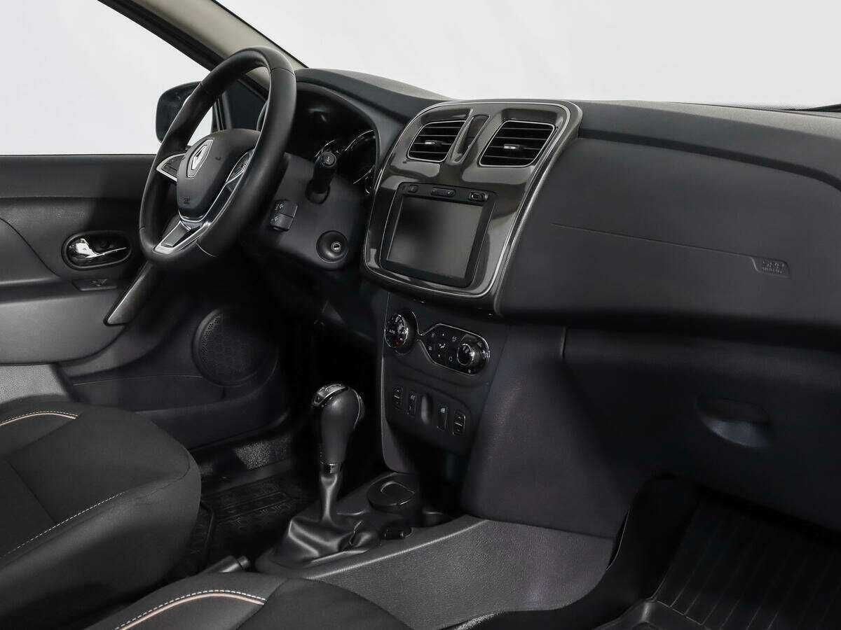 Renault Logan с пробегом — 2018 год. Фото: #10