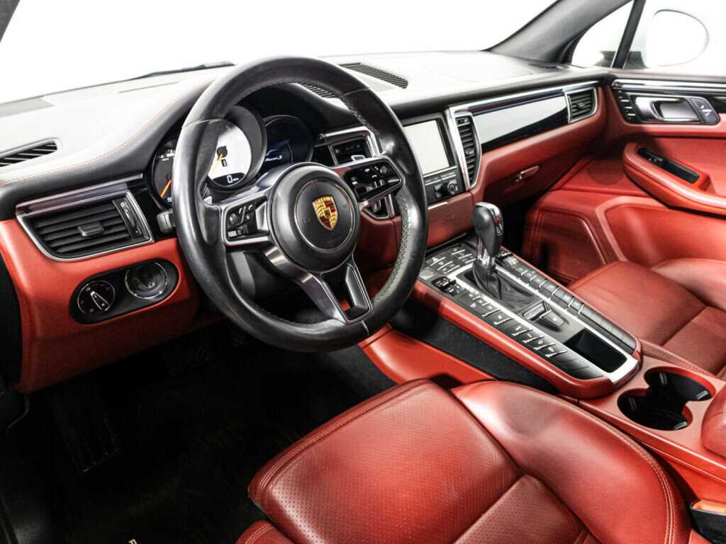 Porsche Macan с пробегом — 2014 год. Фото: #10