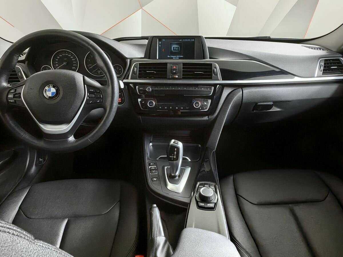 BMW 3 серии с пробегом — 2018 год. Фото: #9