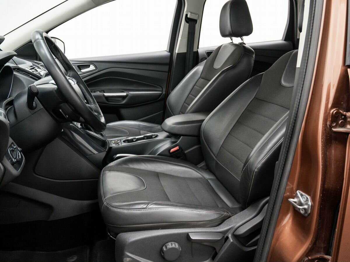 Ford Kuga с пробегом — 2015 год. Фото: #14