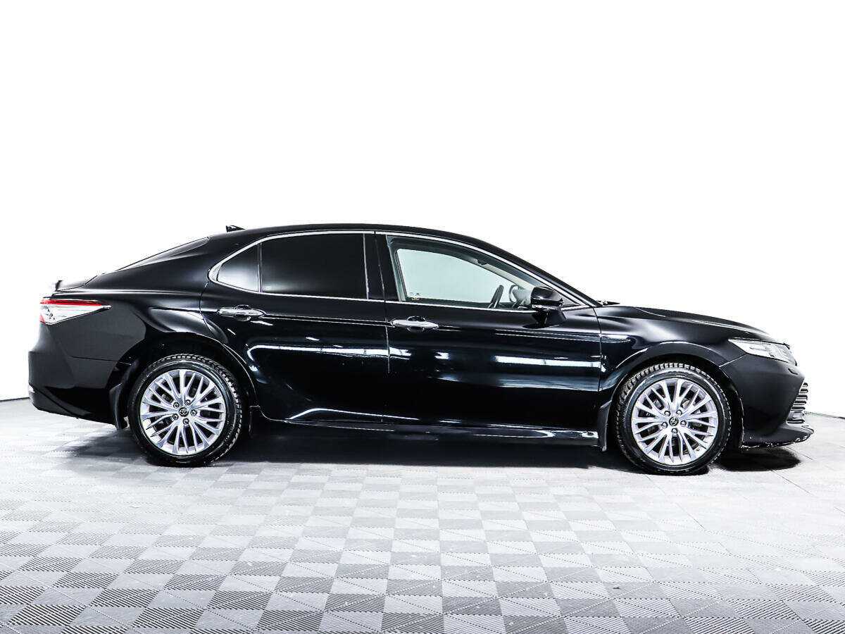 Toyota Camry с пробегом — 2019 год. Фото: #3