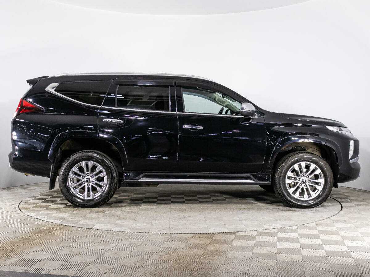 Mitsubishi Pajero Sport с пробегом — 2022 год. Фото: #3