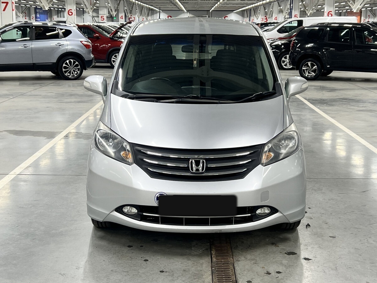 Honda Freed с пробегом — 2011 год. Фото: #1