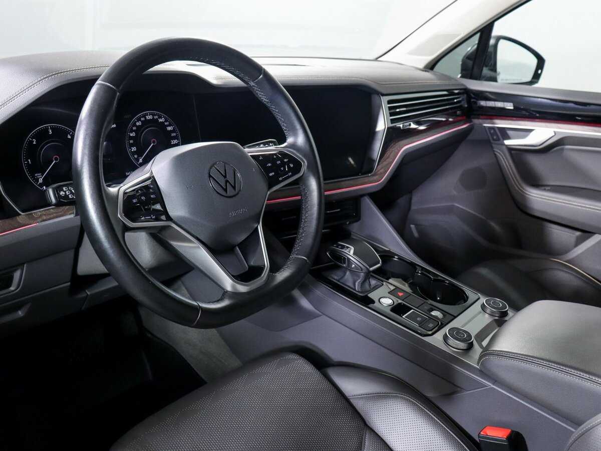 Volkswagen Touareg с пробегом — 2020 год. Фото: #10