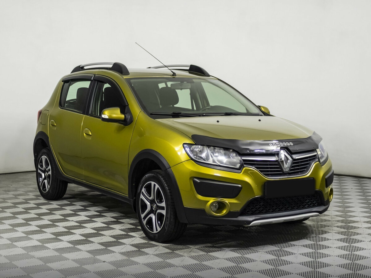 Renault Sandero с пробегом — 2015 год. Фото: #2