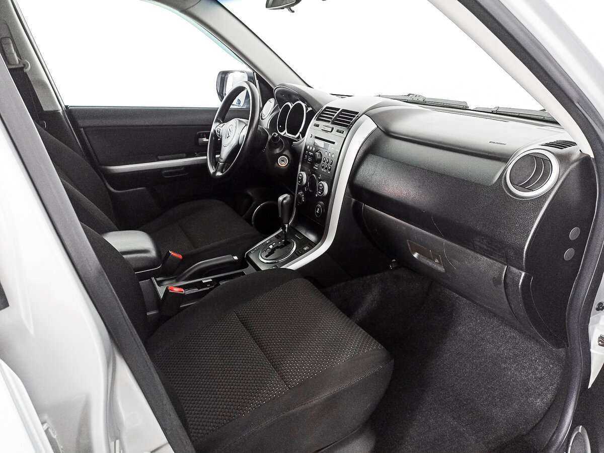 Suzuki Grand Vitara с пробегом — 2011 год. Фото: #6