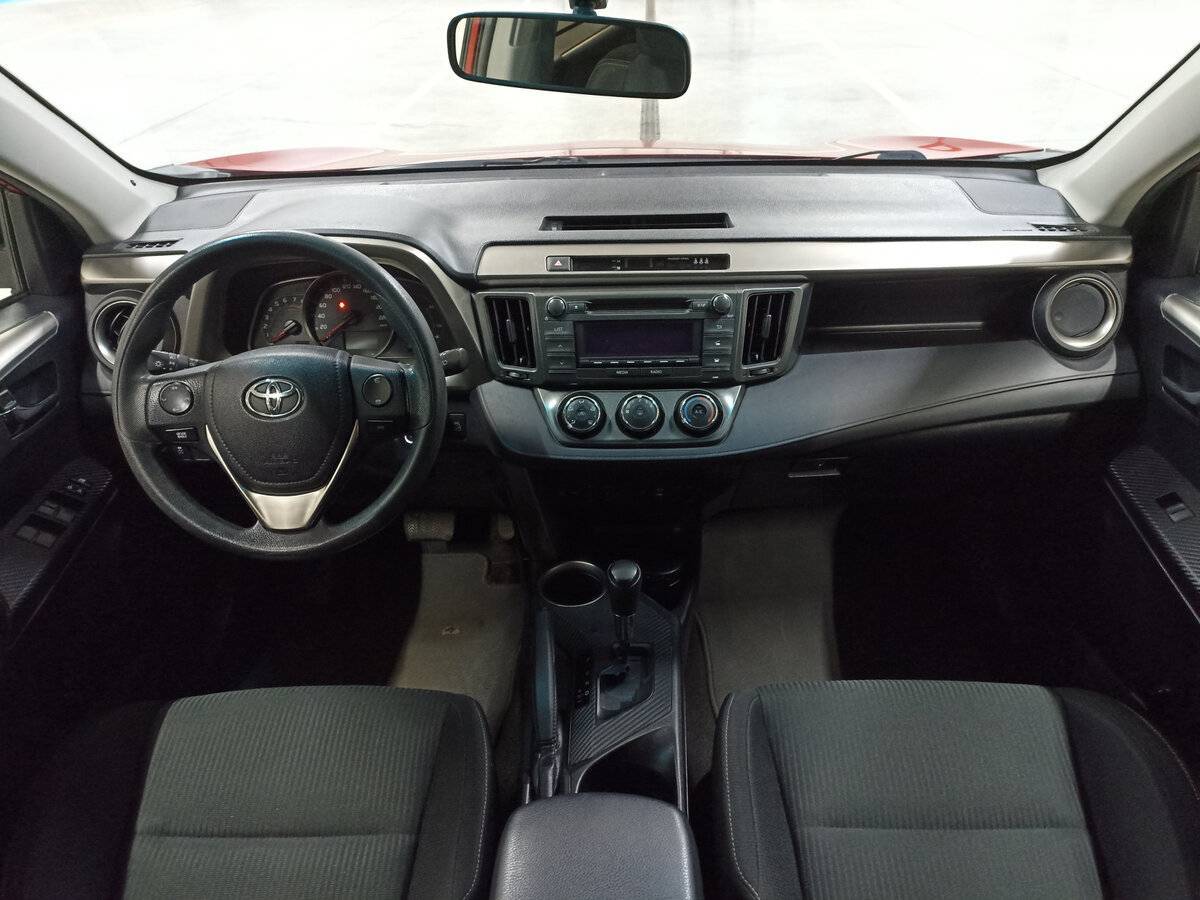 Toyota RAV4 с пробегом — 2014 год. Фото: #13