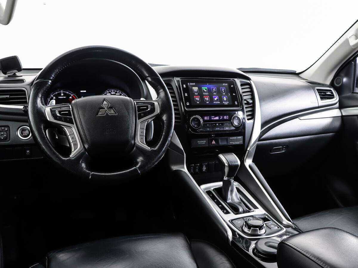Mitsubishi Pajero Sport с пробегом — 2019 год. Фото: #8