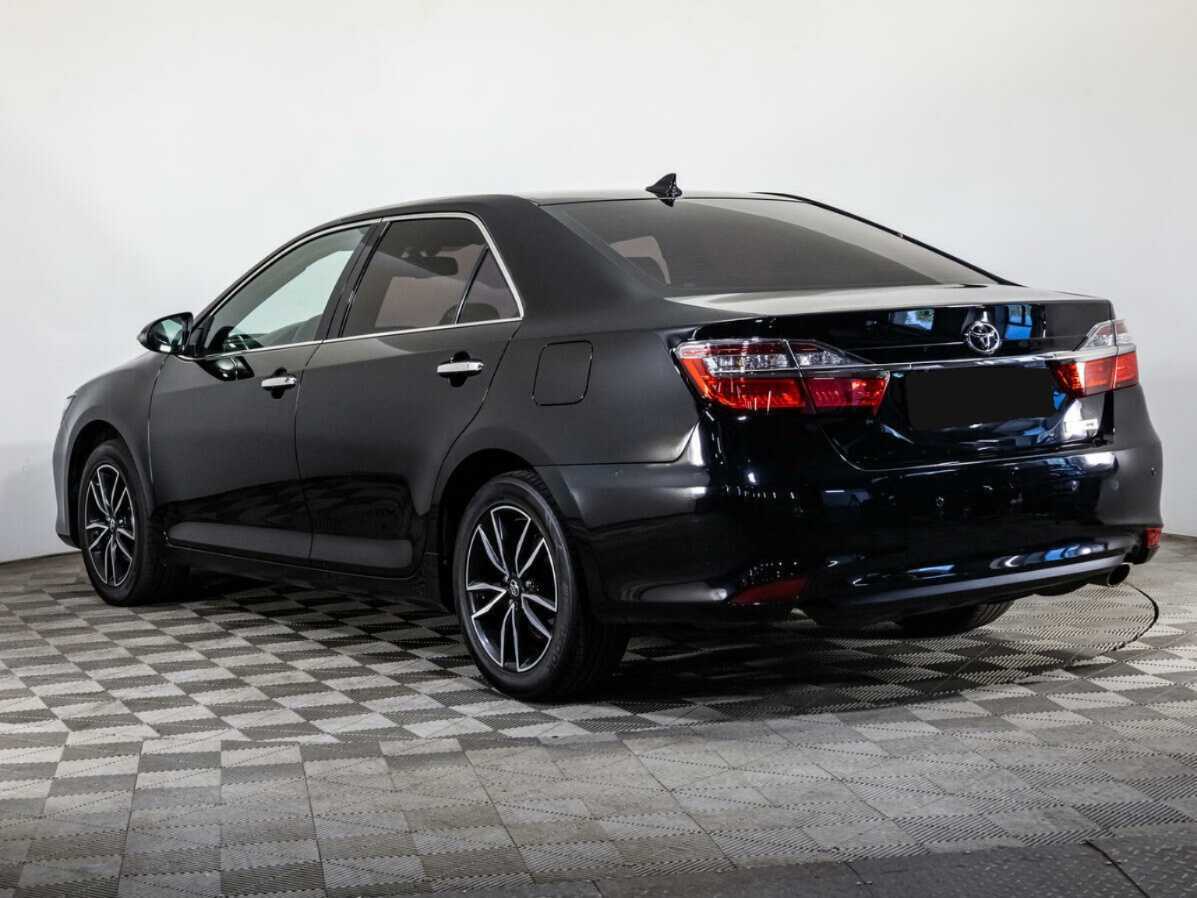 Toyota Camry с пробегом — 2017 год. Фото: #6