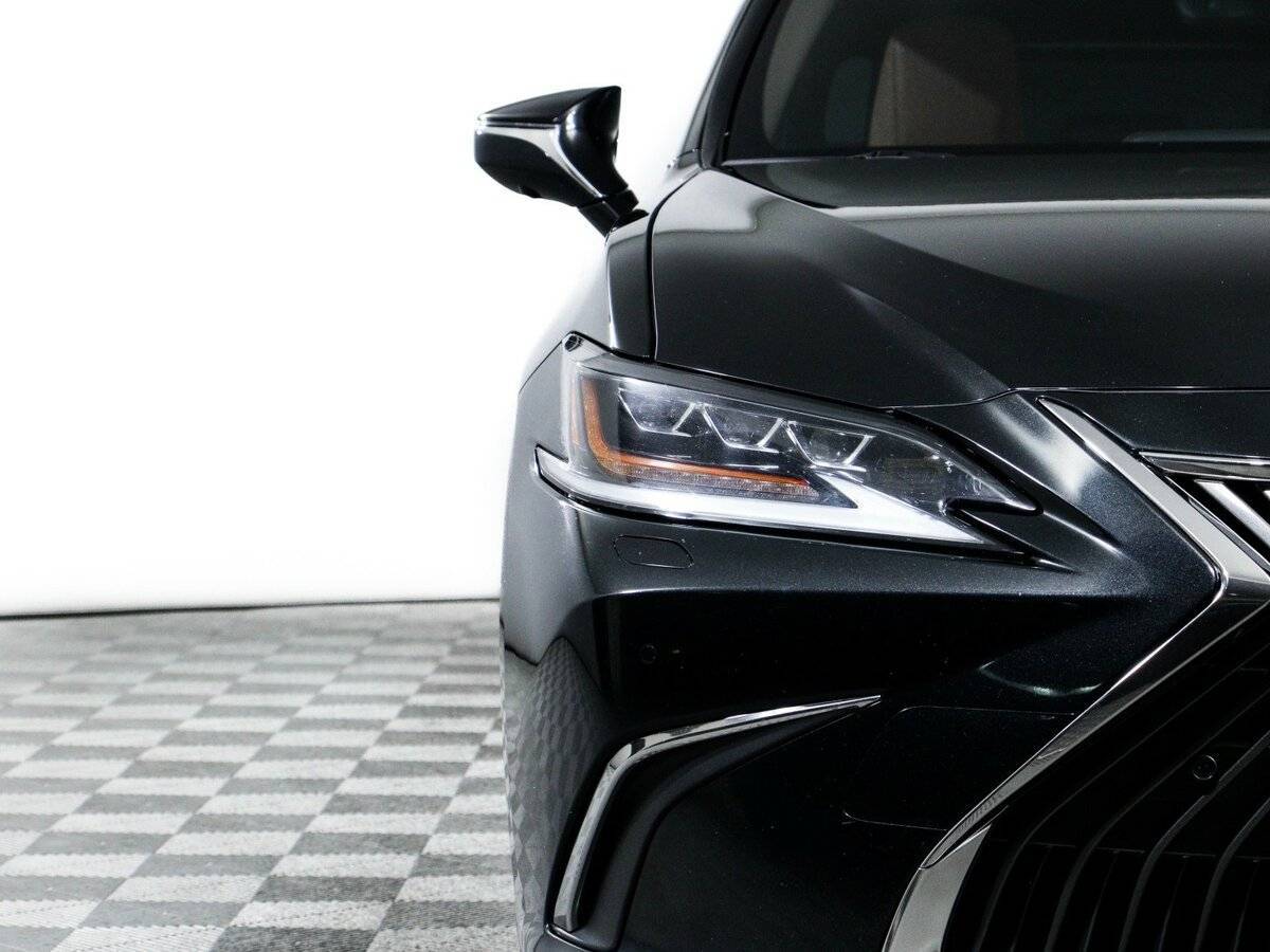 Lexus ES с пробегом — 2018 год. Фото: #17