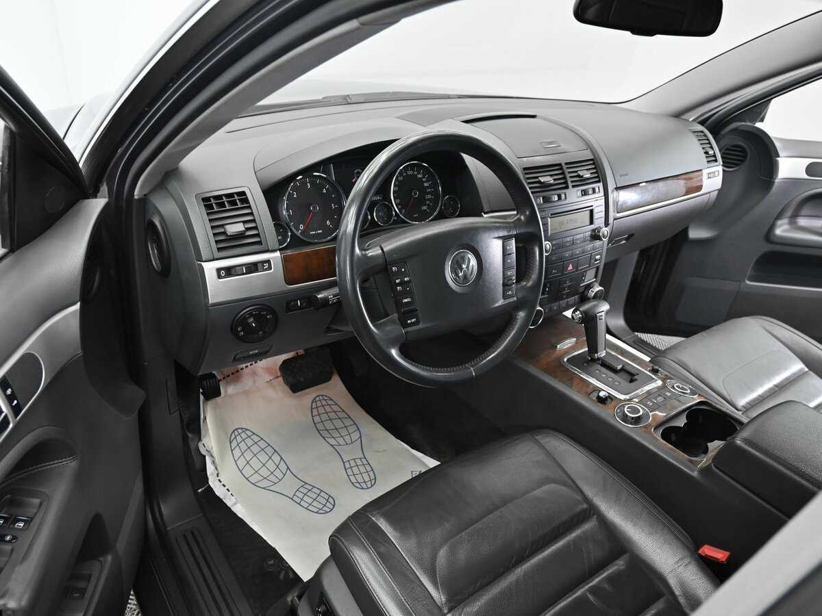 Volkswagen Touareg с пробегом — 2010 год. Фото: #6