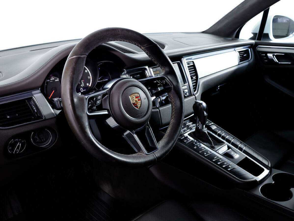 Porsche Macan с пробегом — 2015 год. Фото: #10