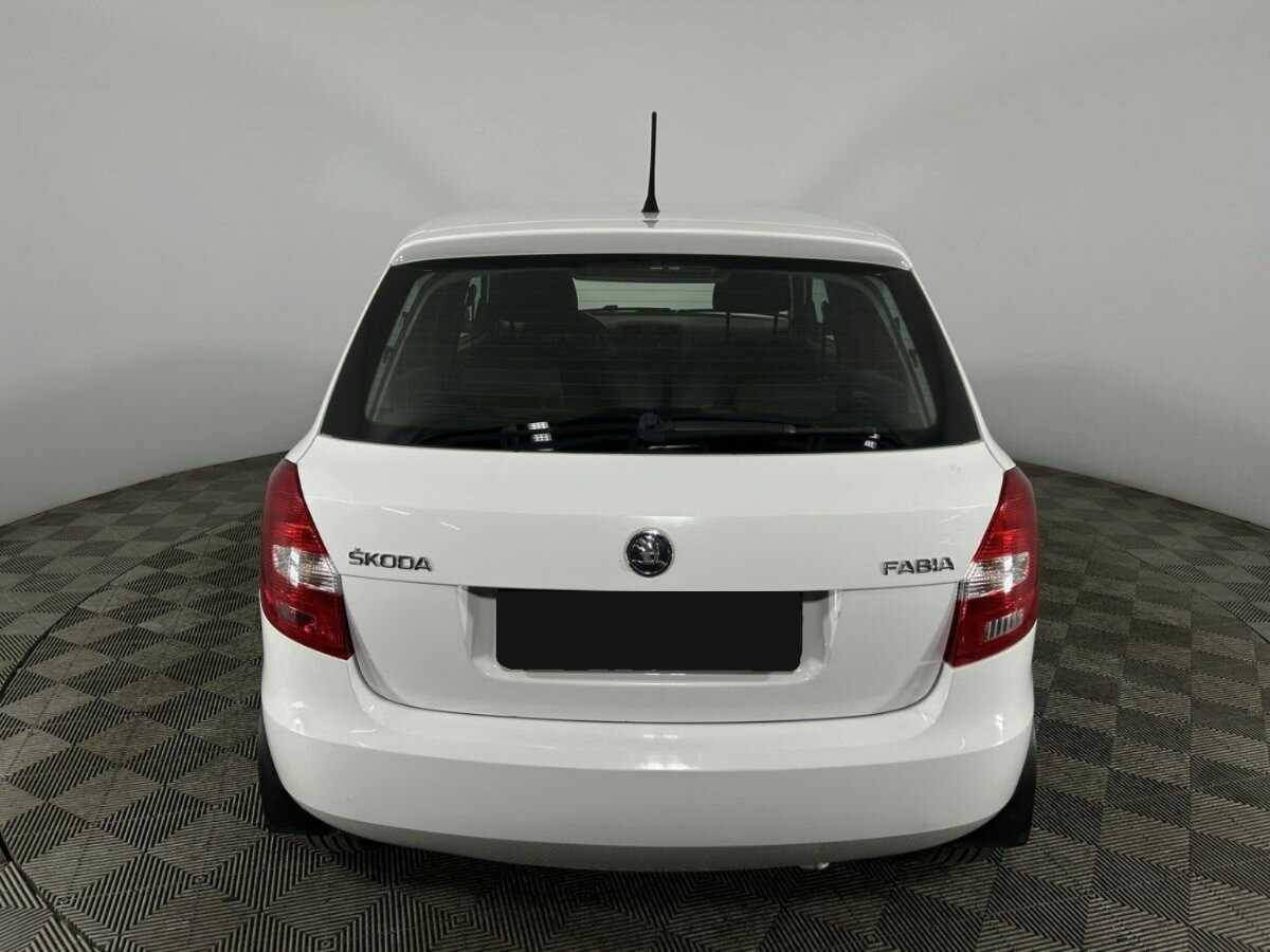 Skoda Fabia с пробегом — 2011 год. Фото: #2