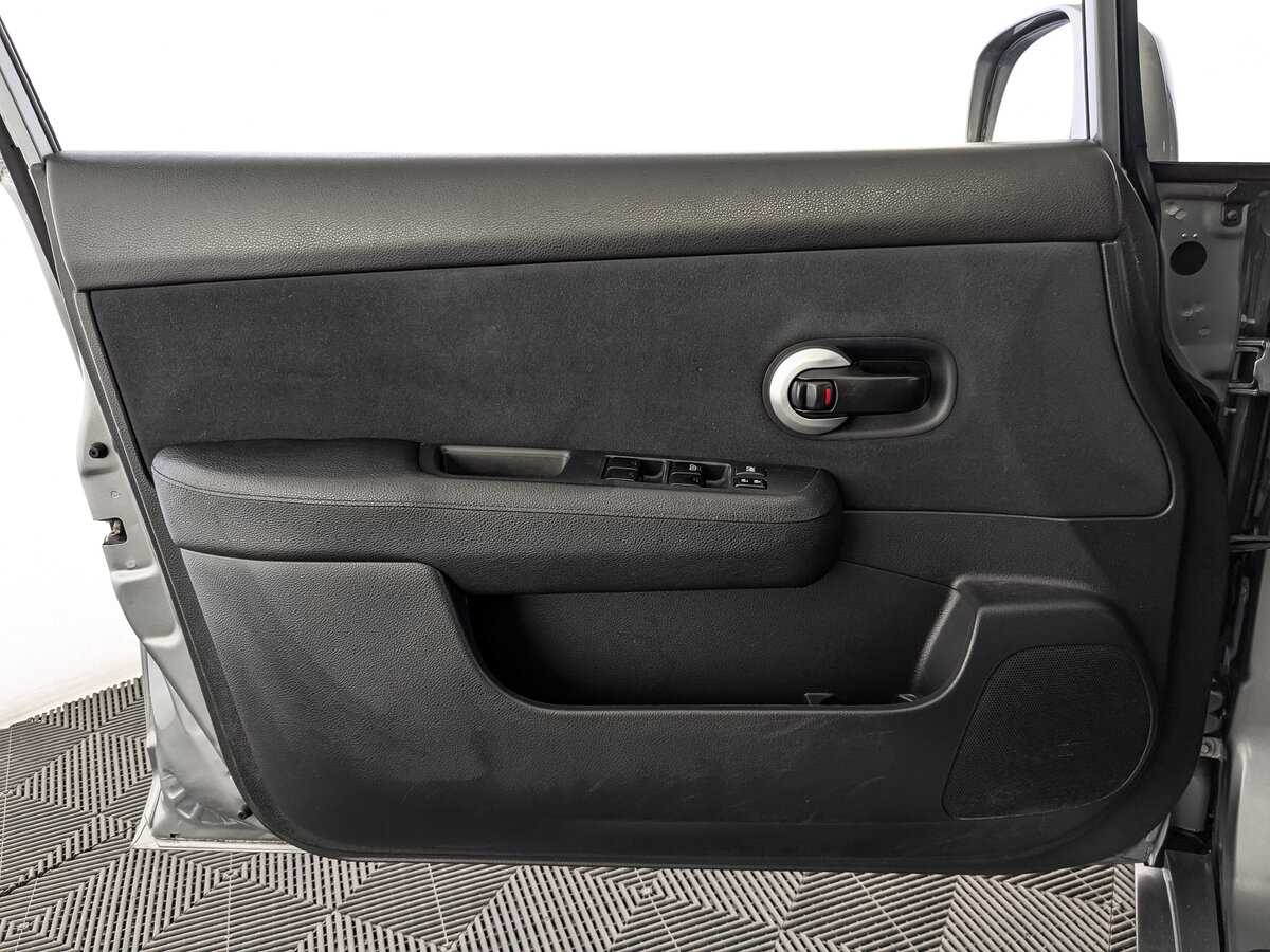 Nissan Tiida с пробегом — 2013 год. Фото: #18