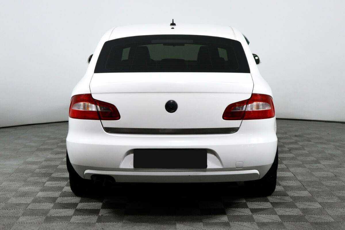 Skoda Superb с пробегом — 2011 год. Фото: #5
