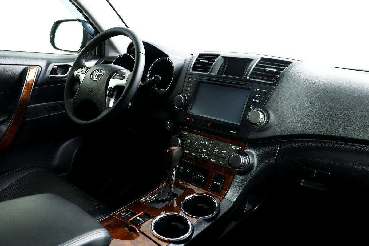 Toyota Highlander с пробегом — 2012 год. Фото: #8