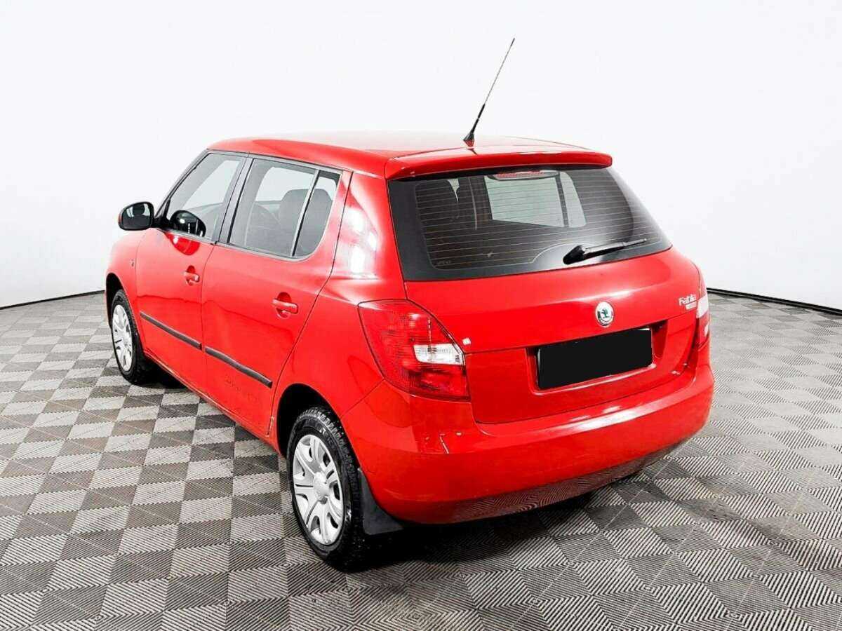 Skoda Fabia с пробегом — 2010 год. Фото: #6