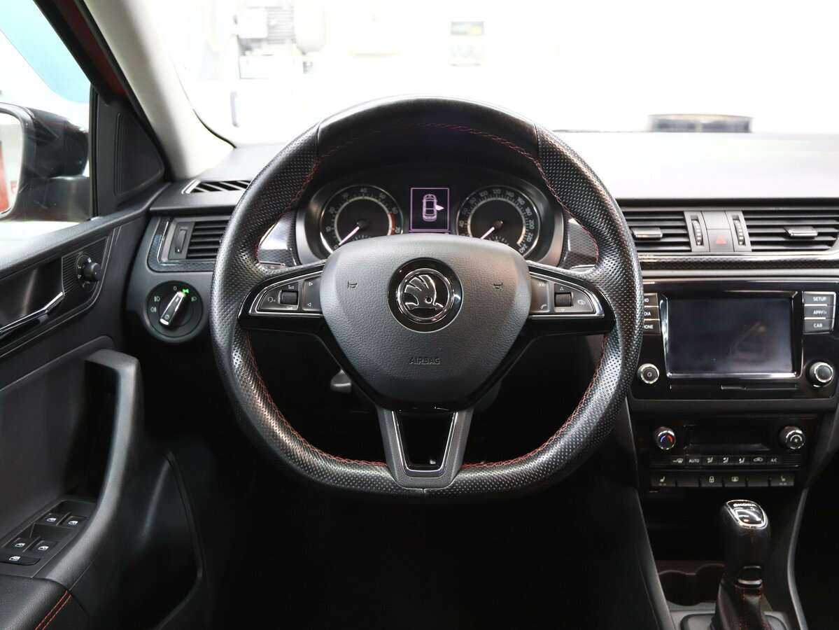 Skoda Rapid с пробегом — 2018 год. Фото: #18