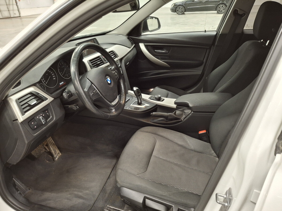 BMW 3 серии с пробегом — 2015 год. Фото: #14