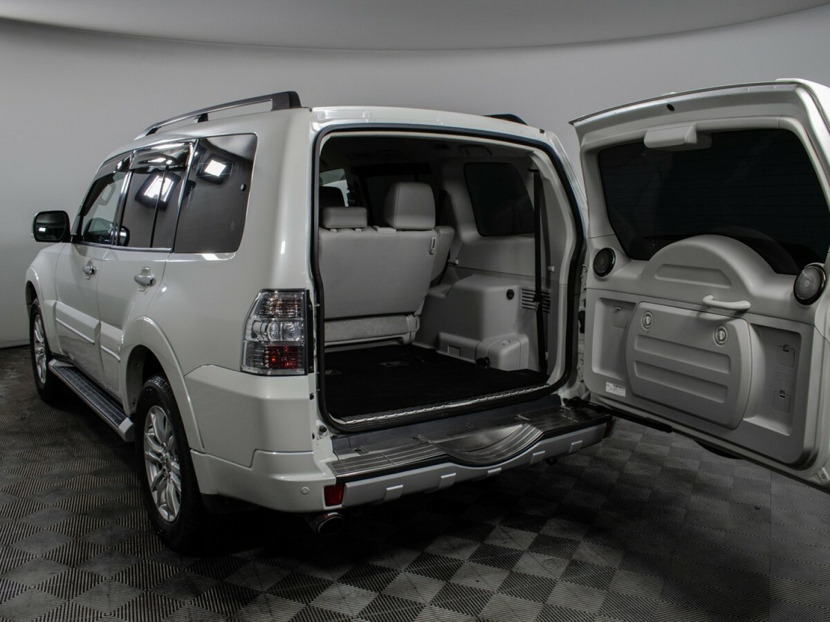 Mitsubishi Pajero с пробегом — 2019 год. Фото: #16