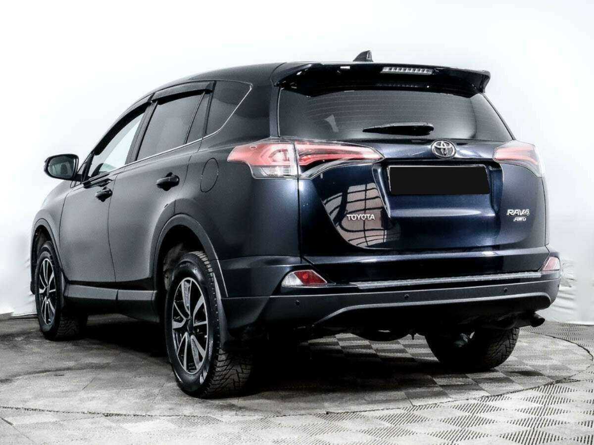 Toyota RAV4 с пробегом — 2017 год. Фото: #5