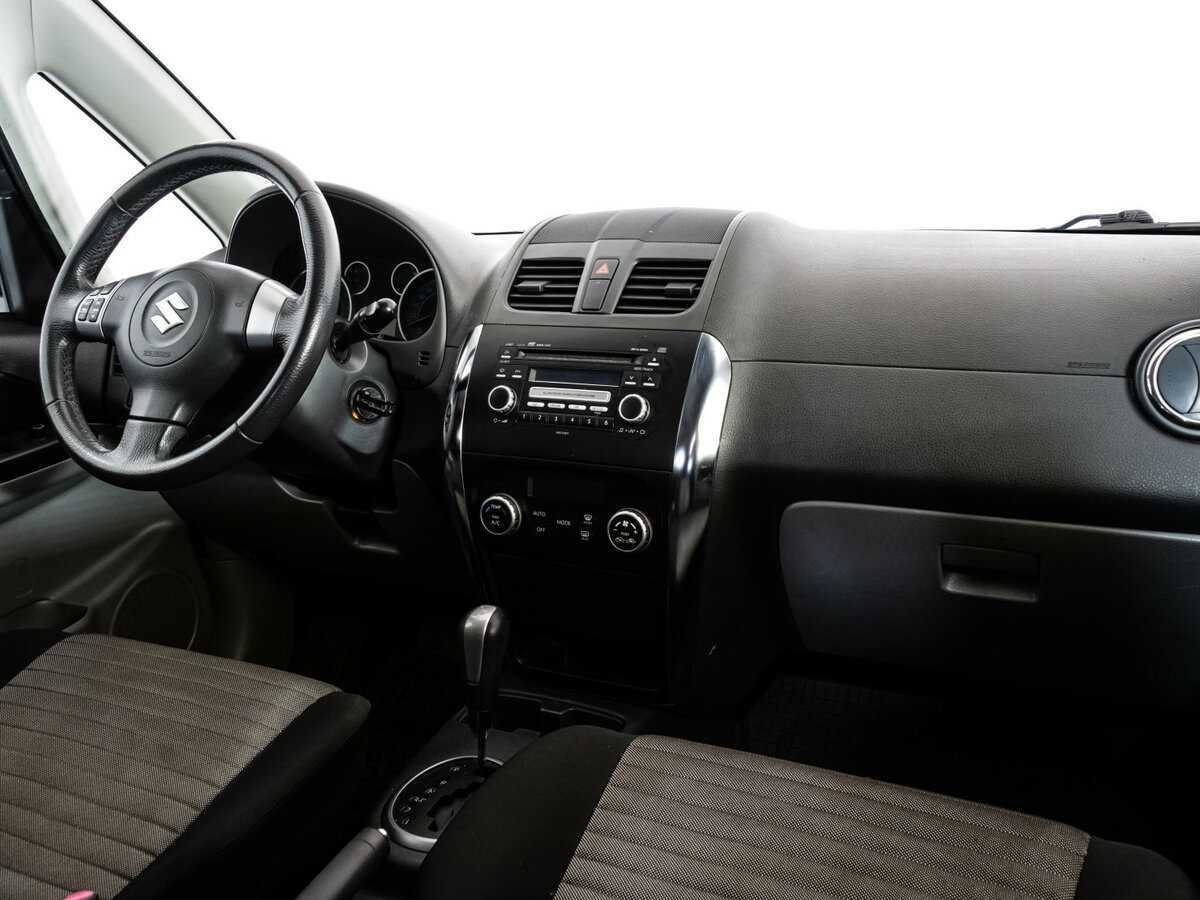 Suzuki SX4 с пробегом — 2011 год. Фото: #6