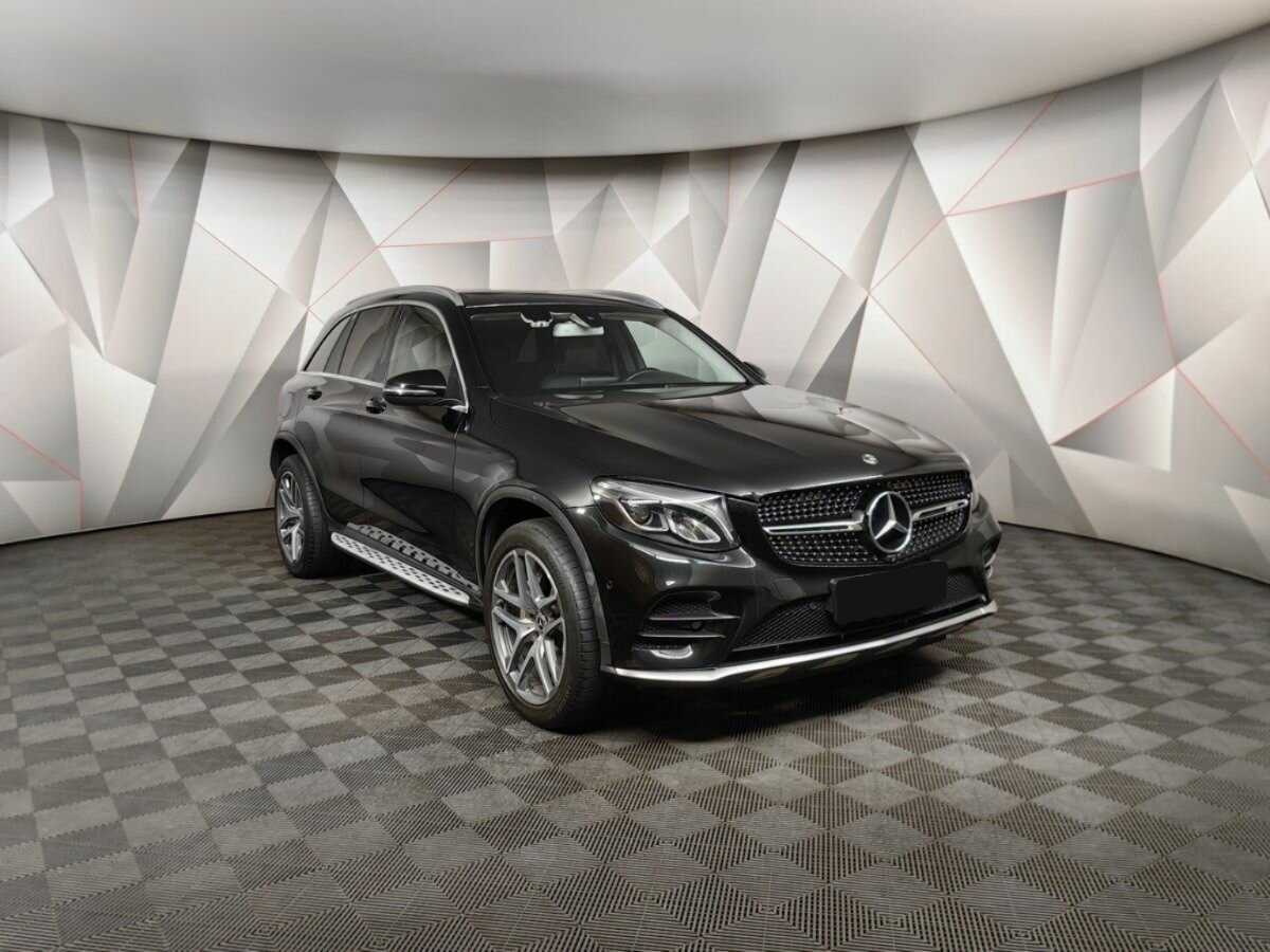 Mercedes-Benz GLC с пробегом — 2017 год. Фото: #2