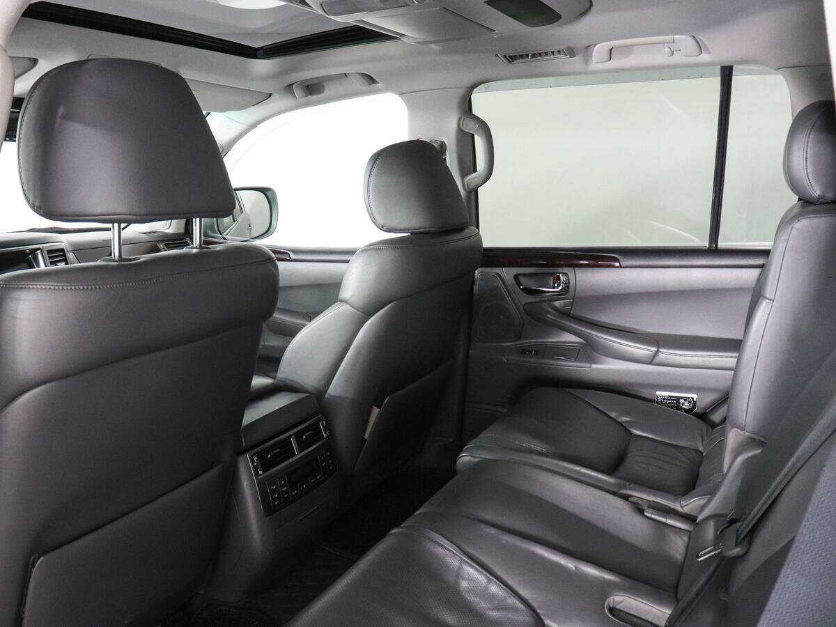Lexus LX с пробегом — 2010 год. Фото: #11