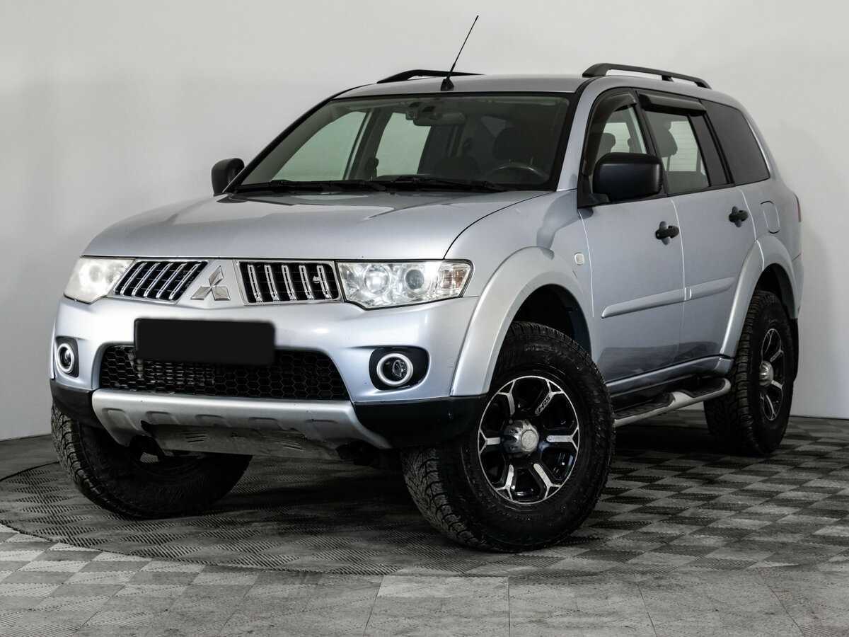 Mitsubishi Pajero Sport с пробегом — 2011 год. Фото: #0