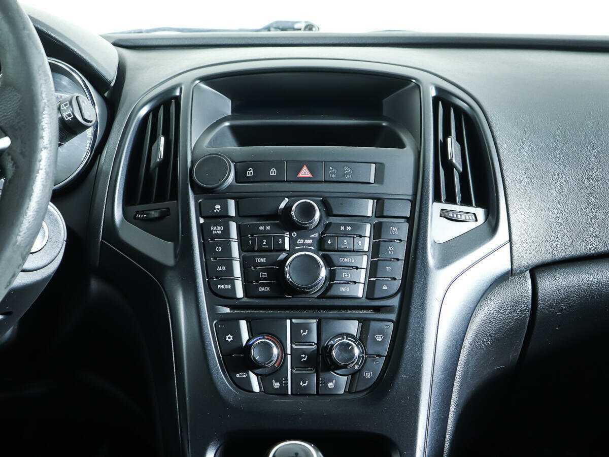 Opel Astra с пробегом — 2011 год. Фото: #11