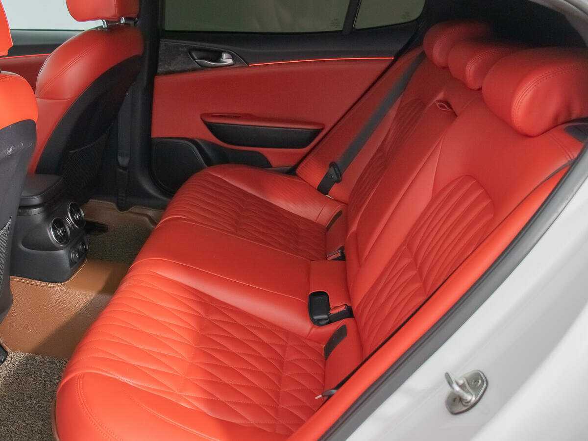 Kia Stinger с пробегом — 2018 год. Фото: #10