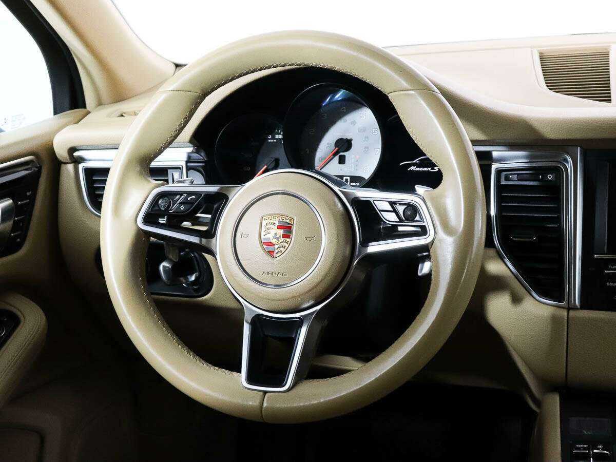 Porsche Macan с пробегом — 2014 год. Фото: #11