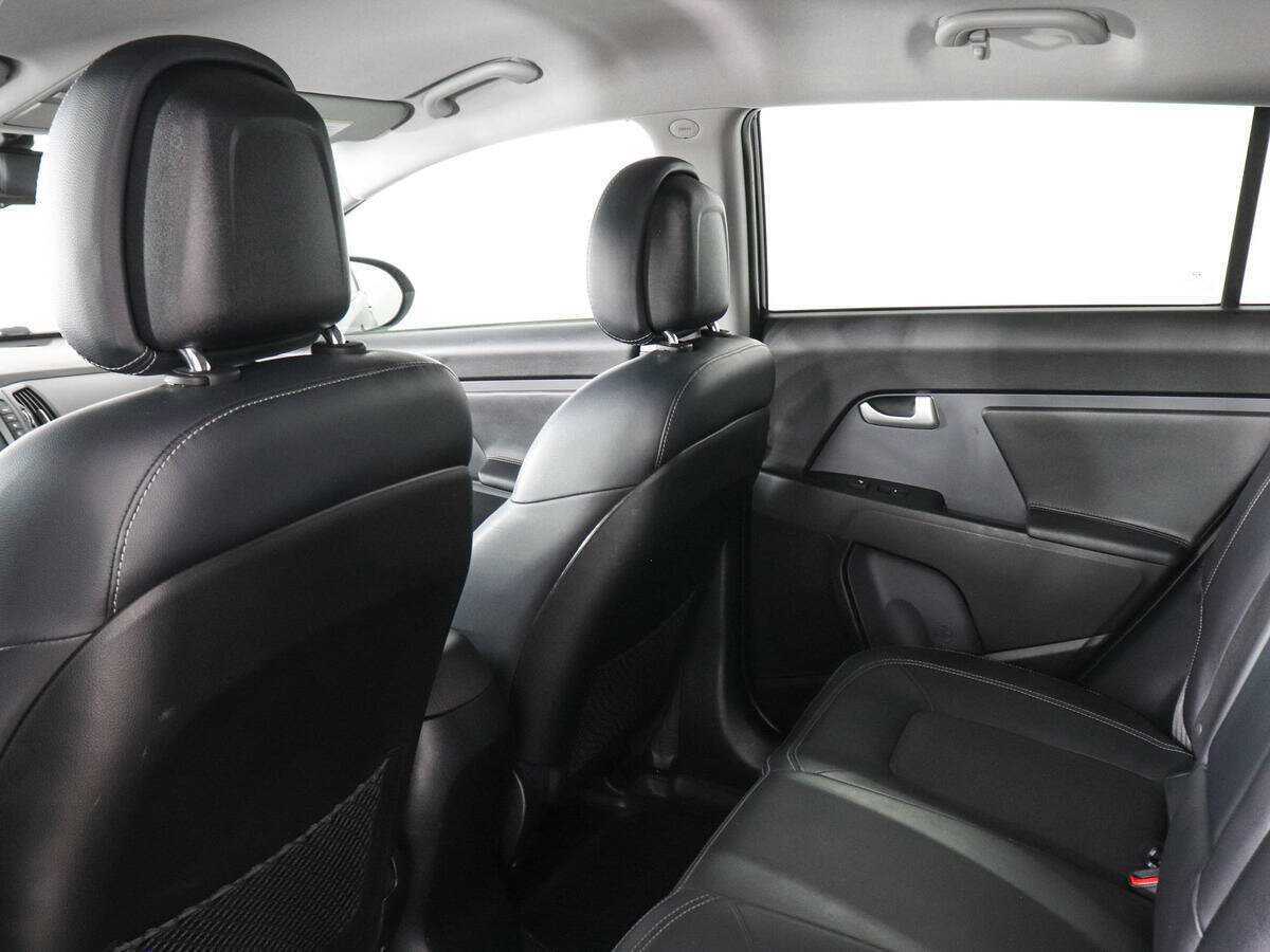 Kia Sportage с пробегом — 2011 год. Фото: #11