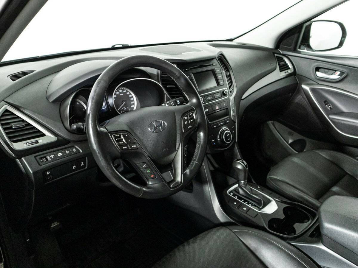 Hyundai Santa Fe с пробегом — 2017 год. Фото: #10