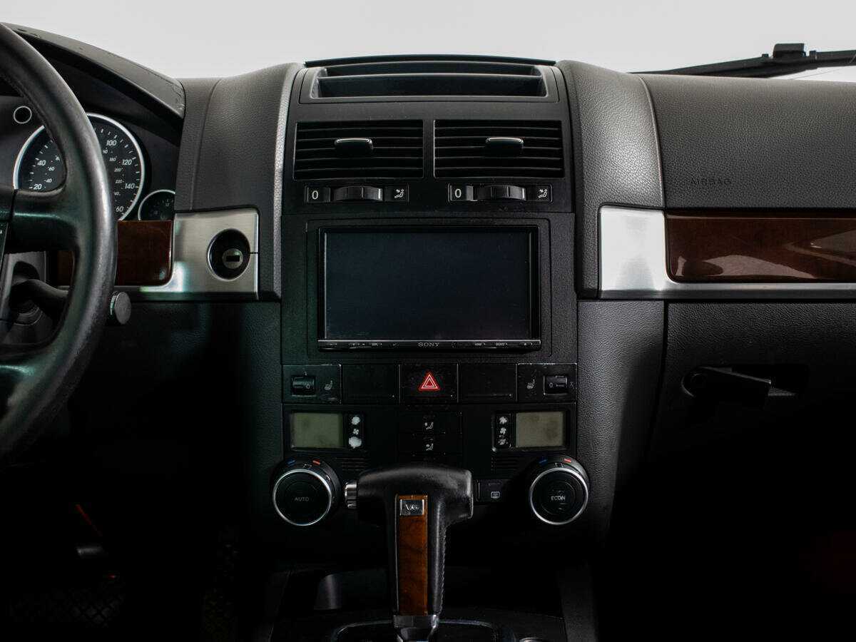 Volkswagen Touareg с пробегом — 2003 год. Фото: #11