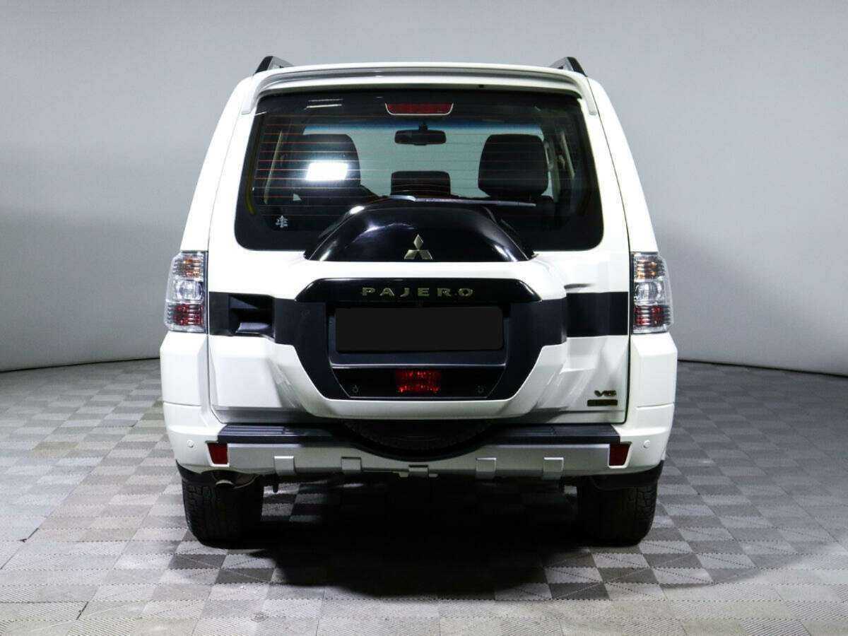 Mitsubishi Pajero с пробегом — 2021 год. Фото: #4