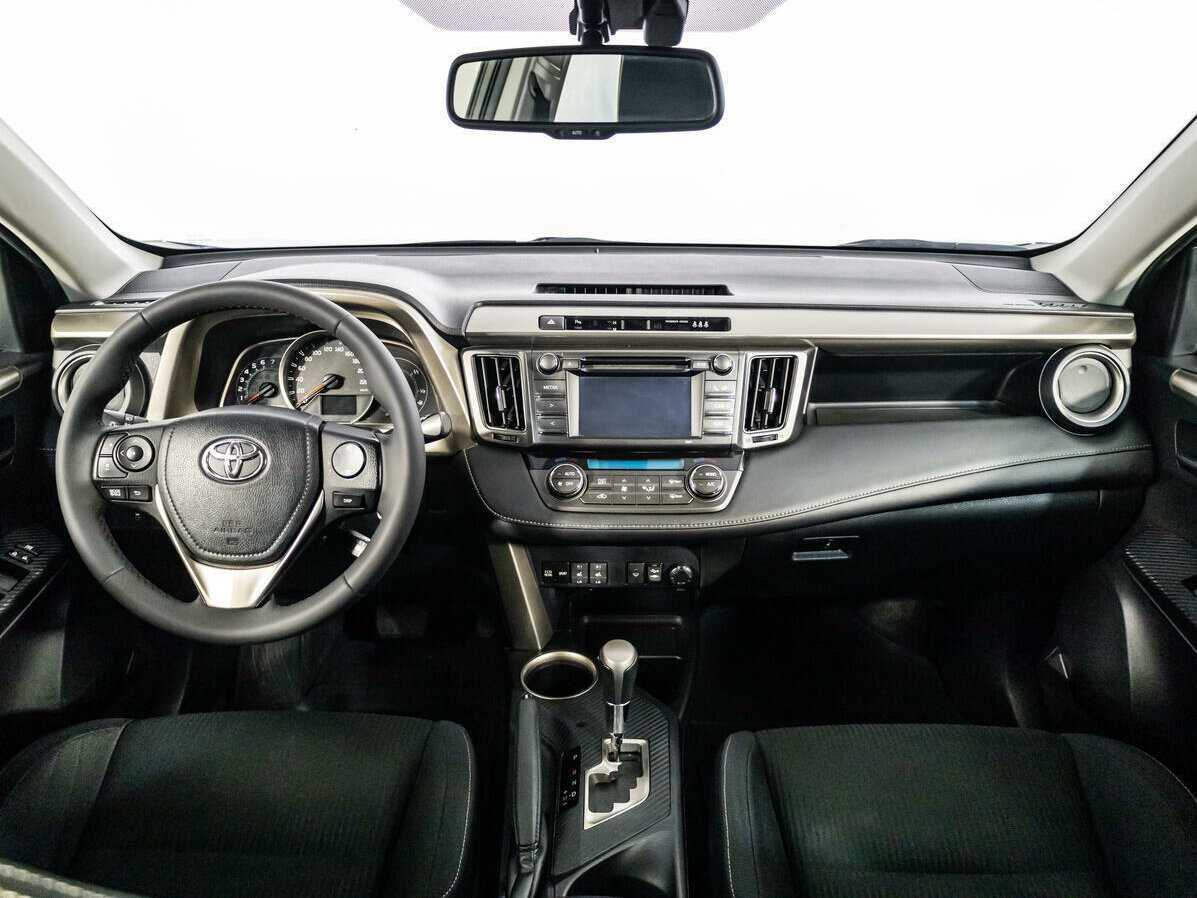 Toyota RAV4 с пробегом — 2014 год. Фото: #11