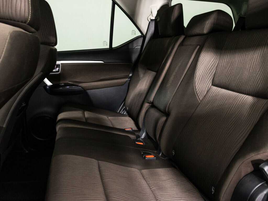 Toyota Fortuner с пробегом — 2019 год. Фото: #7