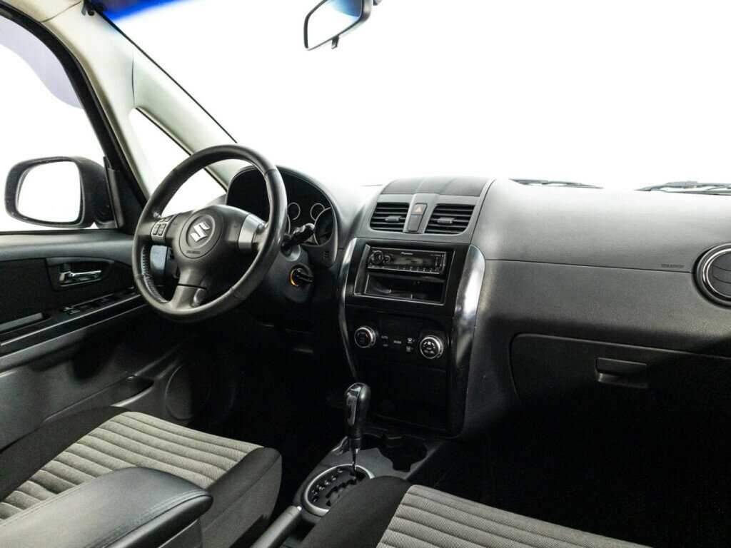 Suzuki SX4 с пробегом — 2010 год. Фото: #8