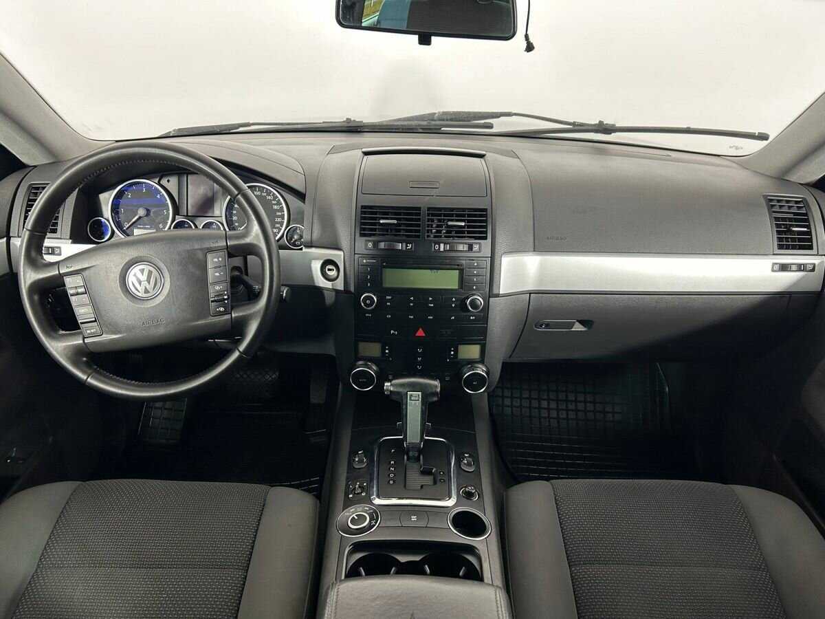 Volkswagen Touareg с пробегом — 2010 год. Фото: #4