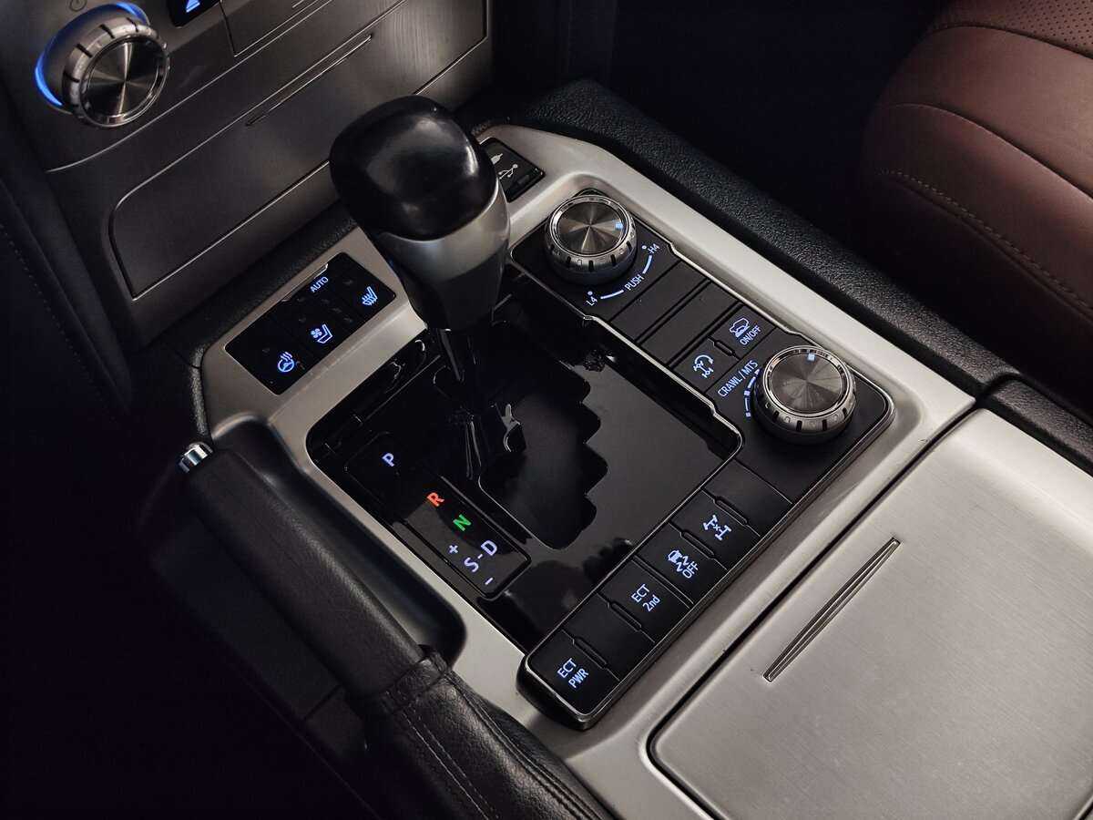 Toyota Land Cruiser с пробегом — 2016 год. Фото: #22