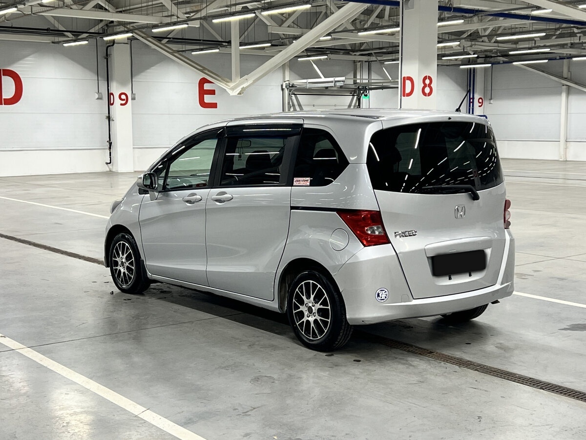 Honda Freed с пробегом — 2011 год. Фото: #6