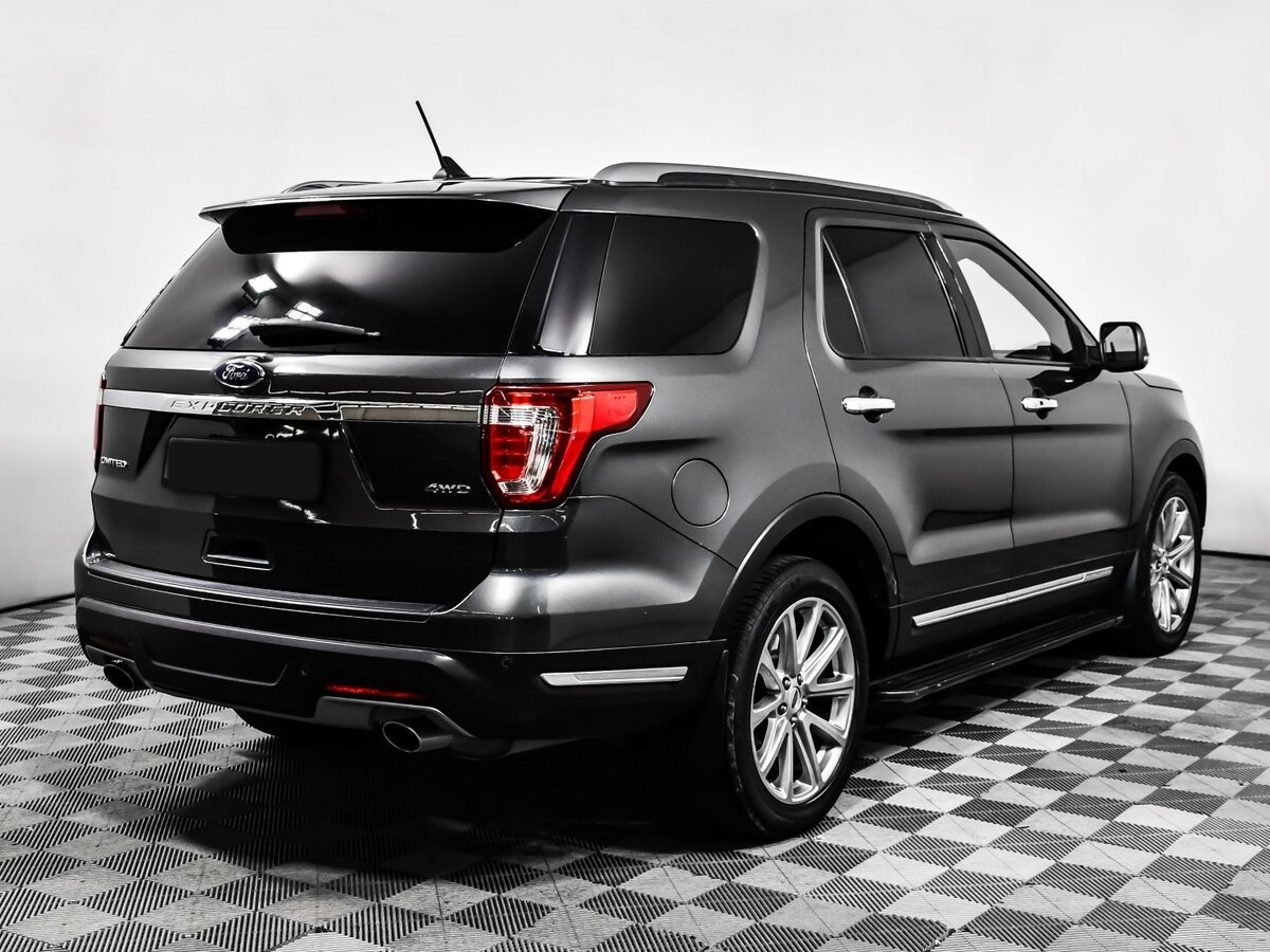 Ford Explorer с пробегом — 2018 год. Фото: #4