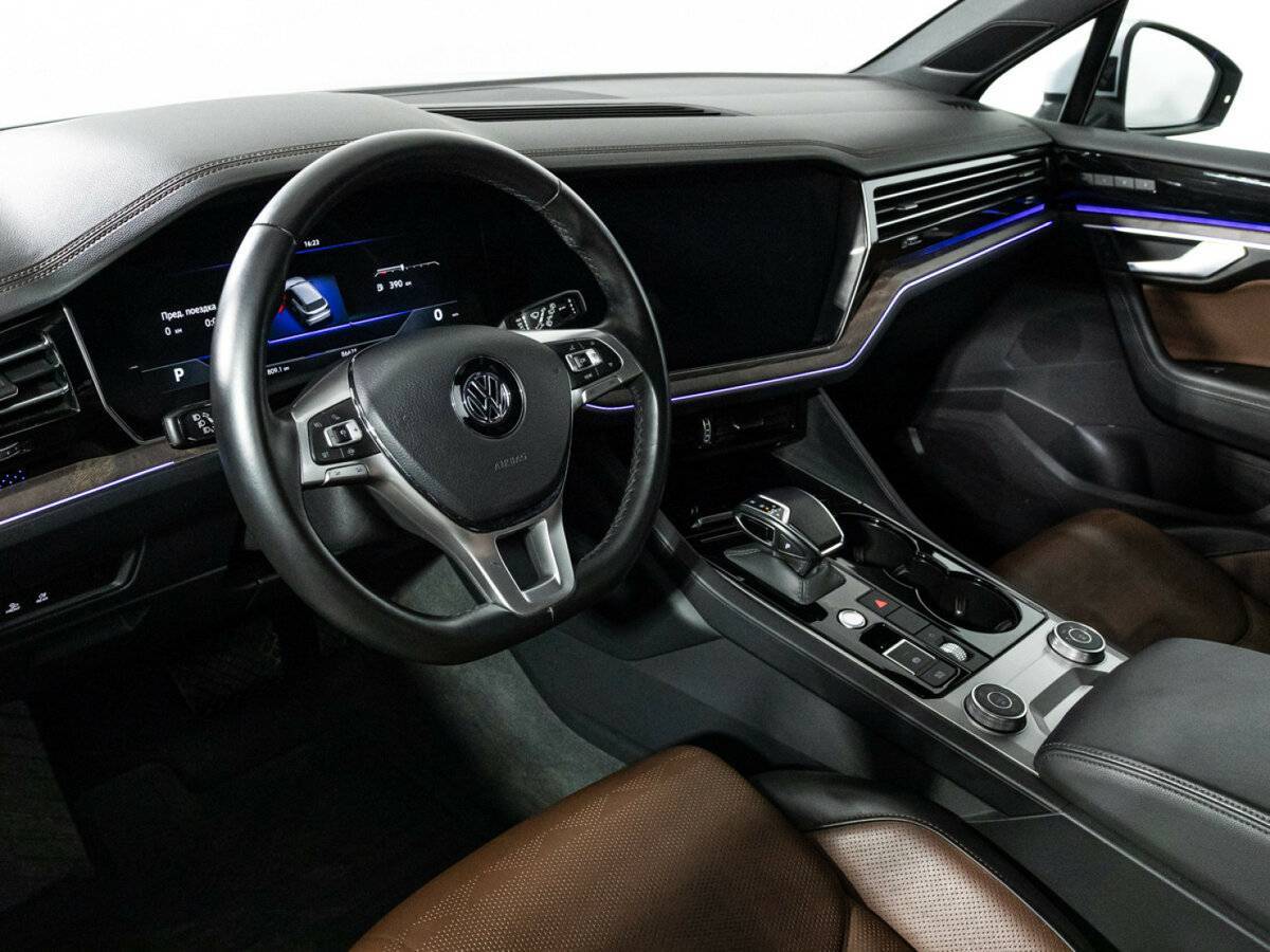 Volkswagen Touareg с пробегом — 2020 год. Фото: #10