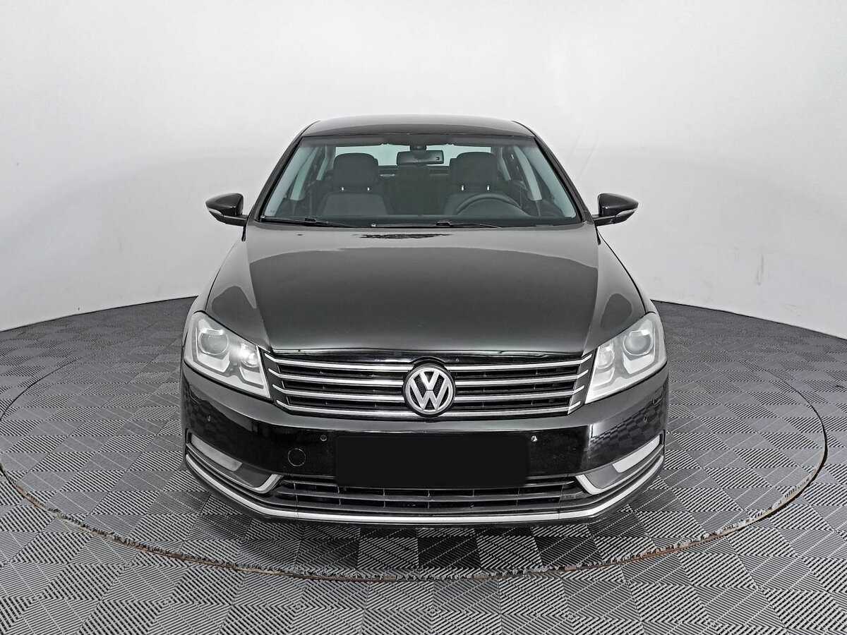 Volkswagen Passat с пробегом — 2011 год. Фото: #1