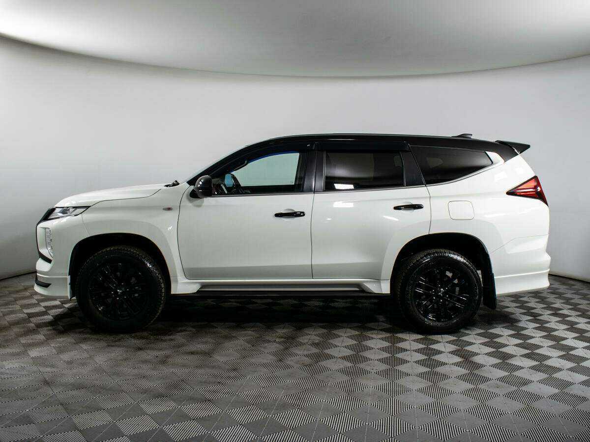 Mitsubishi Montero Sport с пробегом — 2022 год. Фото: #7