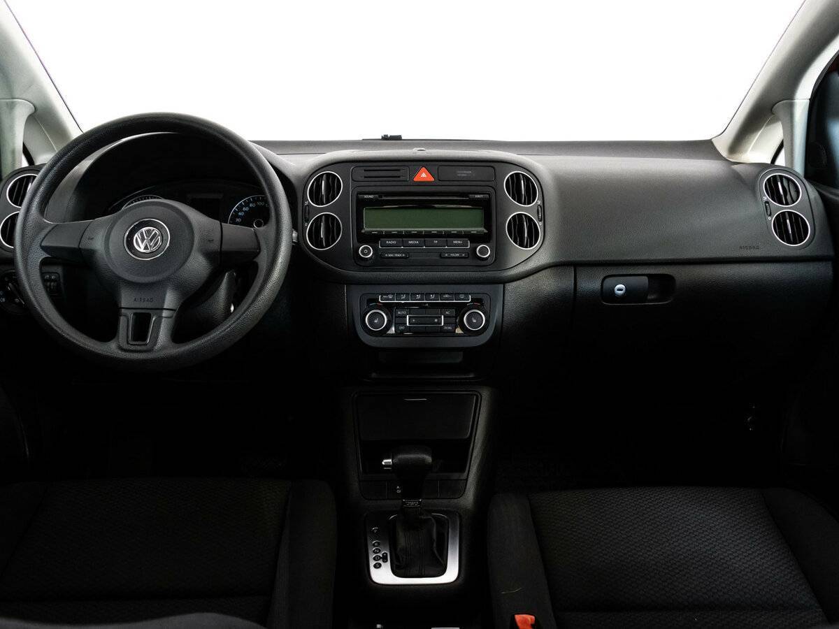 Volkswagen Golf Plus с пробегом — 2010 год. Фото: #7